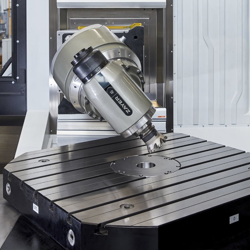 Hochpräzise CNC-Fräsmaschine von Zayer EMC im Technologiecenter.