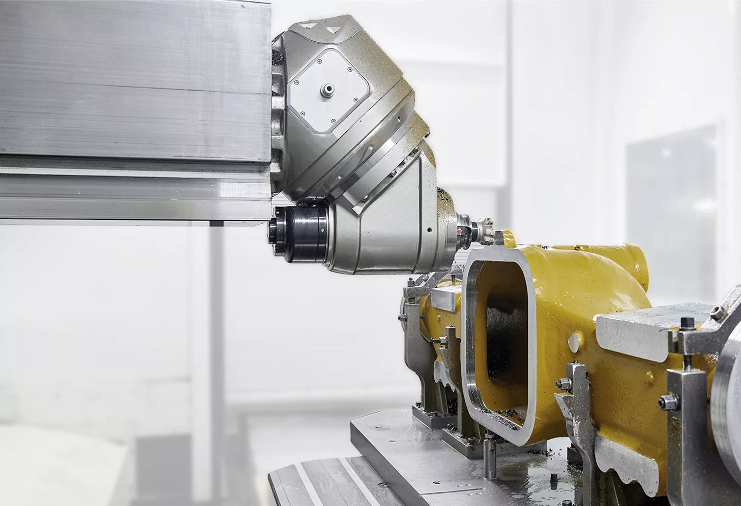 Hochpräzise CNC-Fräsmaschine von Zayer EMC für Bearbeitungszentren.
